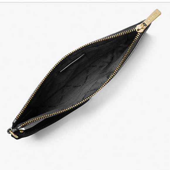 NWT Michael Kors large black pebble leather jet set wristlet